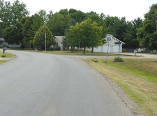 707 N Clover Ct, Athens, IL 62613