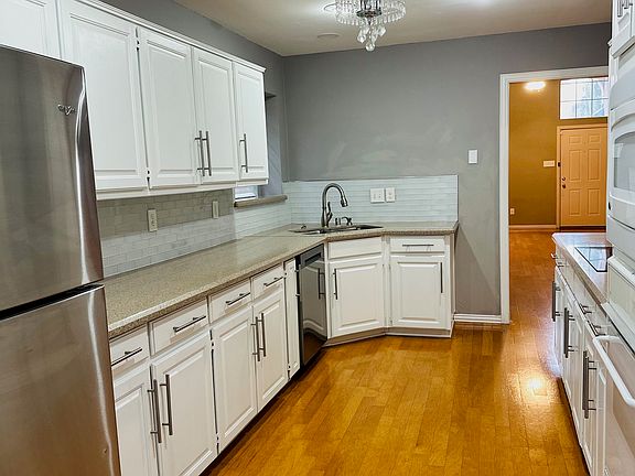 4th image of 3029 Brookshire Dr