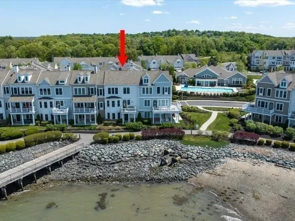 135 Halsted Dr #135, Hingham, MA 02043