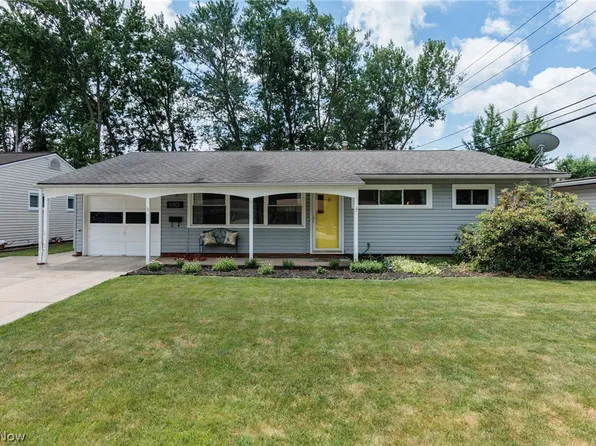 11901 Appleton Dr, Parma Heights, OH 44130