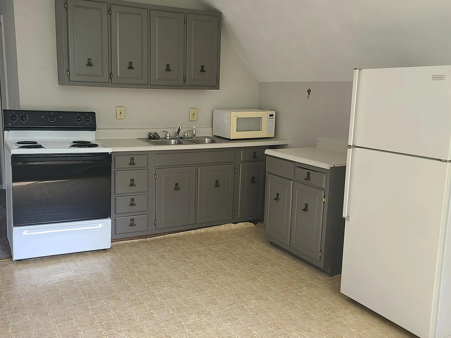 1 bed, 700 sqft, $1,079 — Photo 3
