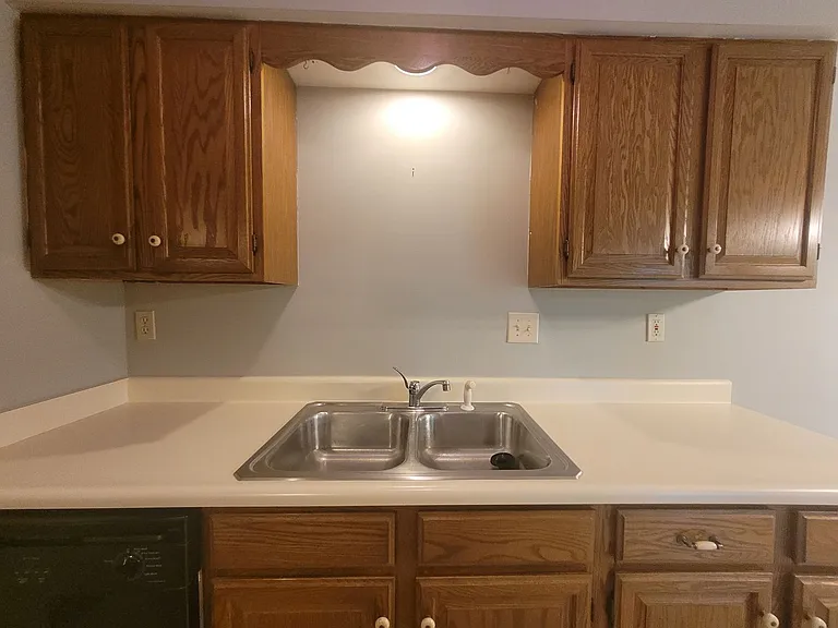 4333 Frontenac Dr — Photo 9