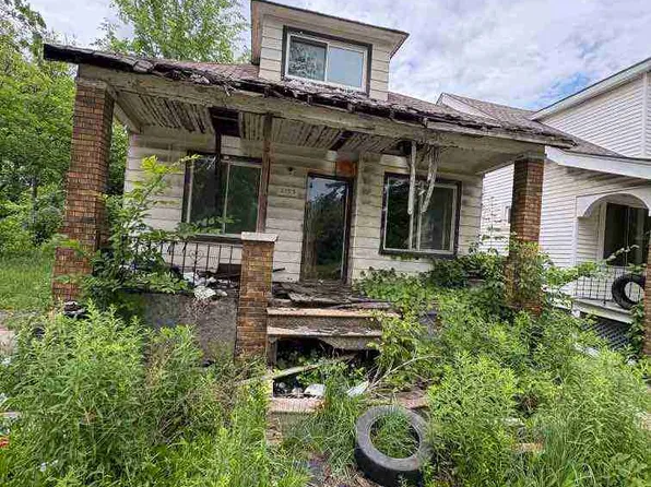 8193 Grinnell St, Detroit, MI 48213