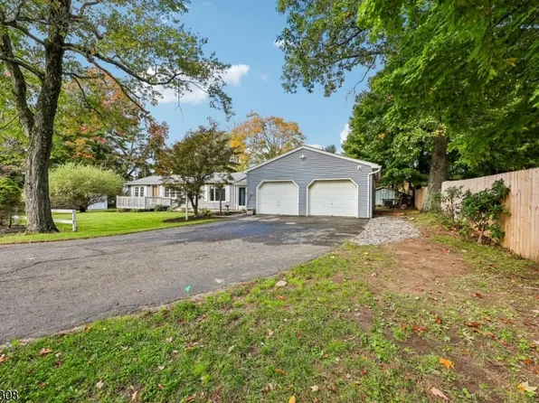 8 Summit Rd, Hardyston Twp., NJ 07460
