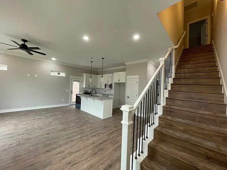 117 Idell Dr — Photo 3