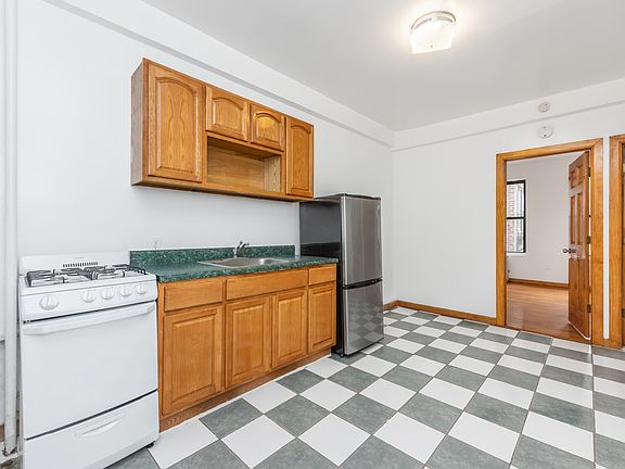 5th image of 1586 York Ave APT 3