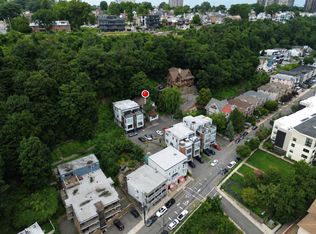 156 Undercliff Ave, Edgewater, NJ 07020