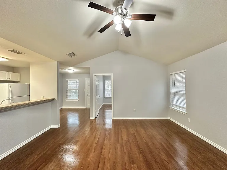 8720 Mansion Creek Cir — Photo 20