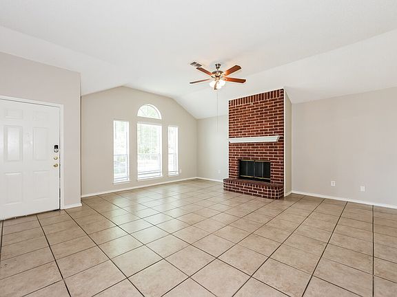 3rd image of 1223 Reeves Ln