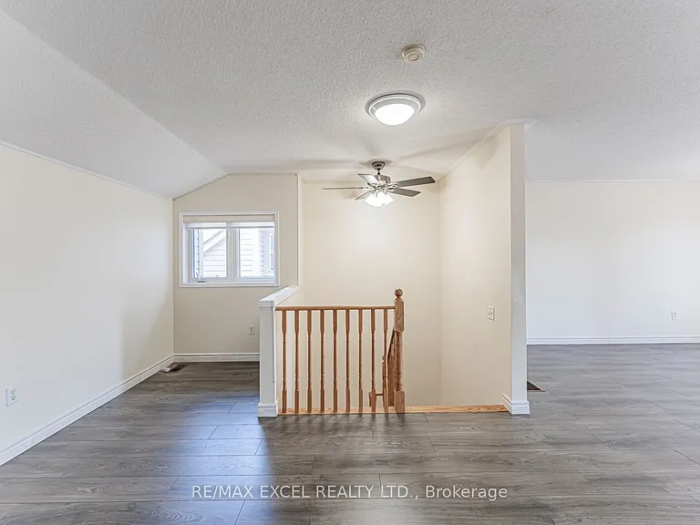 98 Georgian Dr — Photo 24