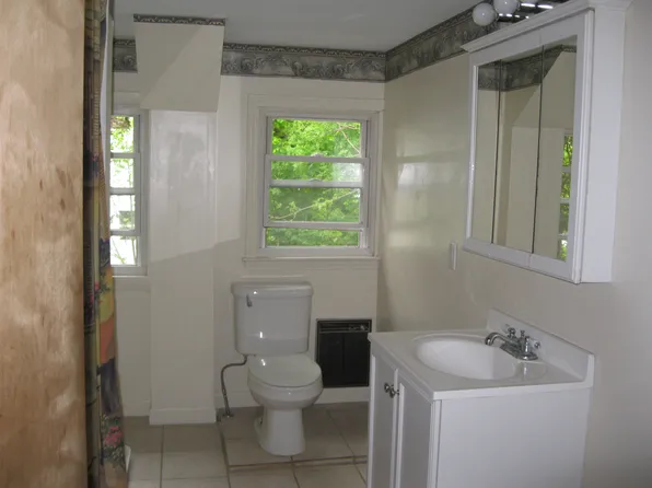 15 Greenman Ave Floor 2, Westerly, RI 02891
