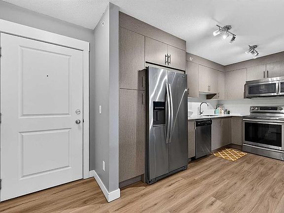 4th image of 302 Skyview Ranch Dr NE #3411