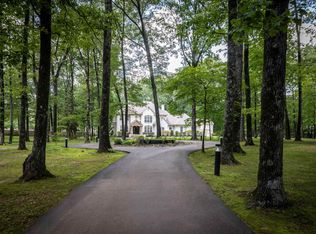 9400 Green Knoll Dr, Germantown, TN 38138