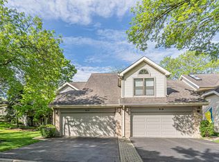 914 N Auburn Woods Dr, Palatine, IL 60067