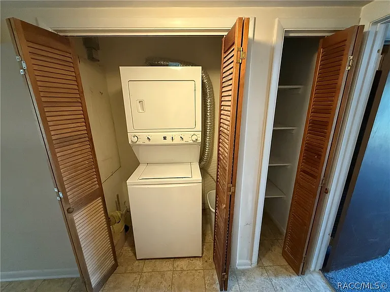 2316 Colby St — Photo 13