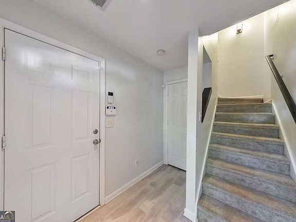 3rd image of 2057 Pinnacle Pointe Dr