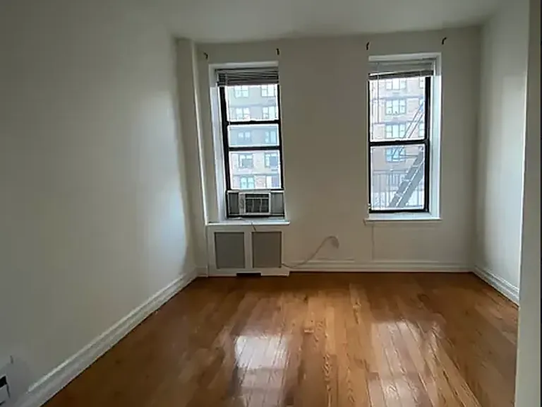 421 3rd Ave #4 — Photo 6