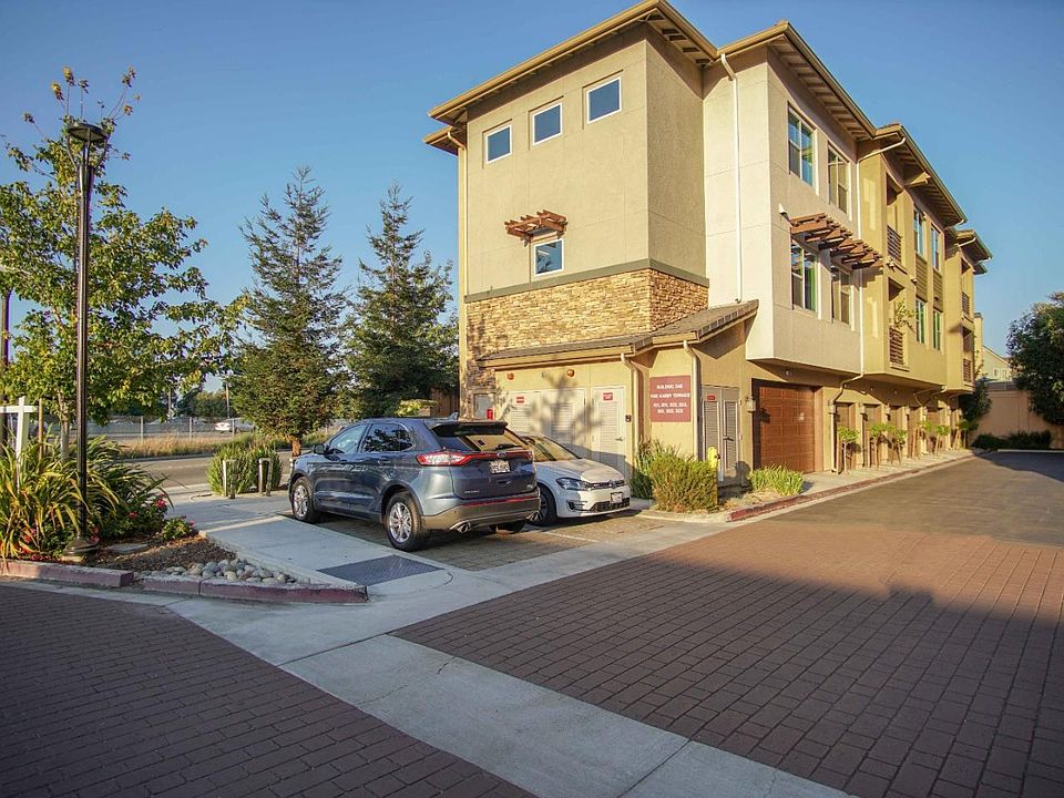 1st image of 1150 Karby Ter Unit 203
