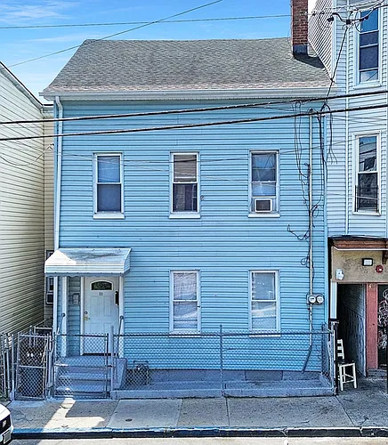 50 Oak St #2 Photo 1