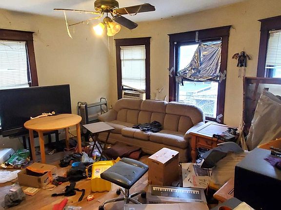 2nd image of 613 N 10th St