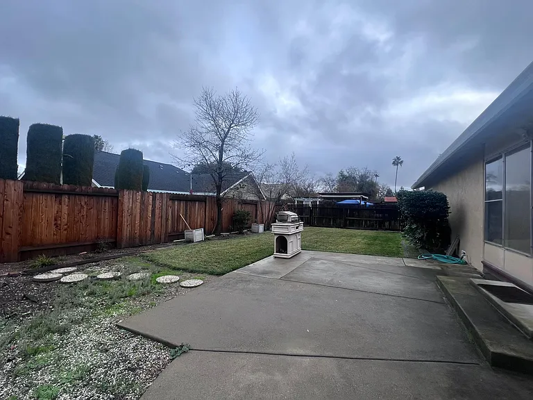 804 Cottonwood Dr — Photo 15