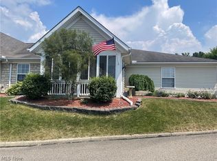 1106 Chatham Dr, Zanesville, OH 43701
