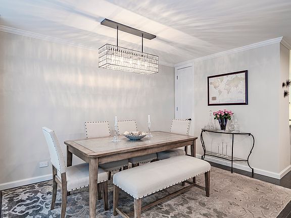 3rd image of 15 W 72nd St APT 5A