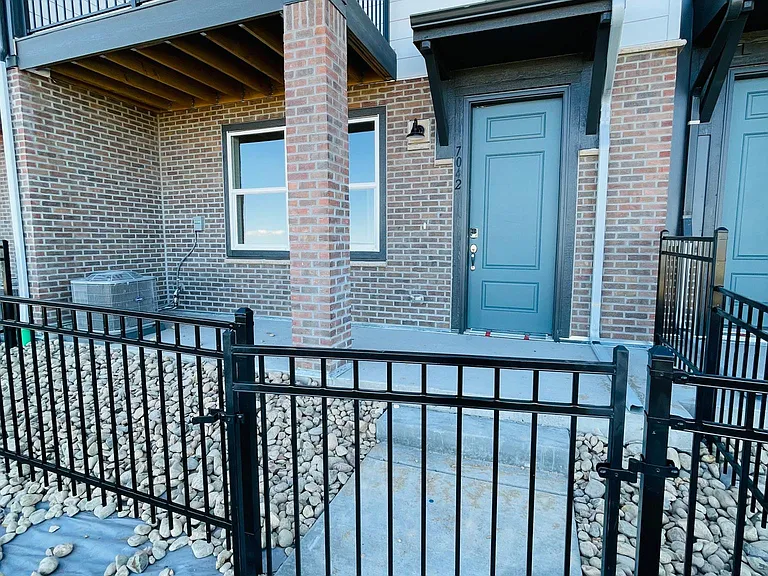 7042 Doncaster Ct — Photo 2