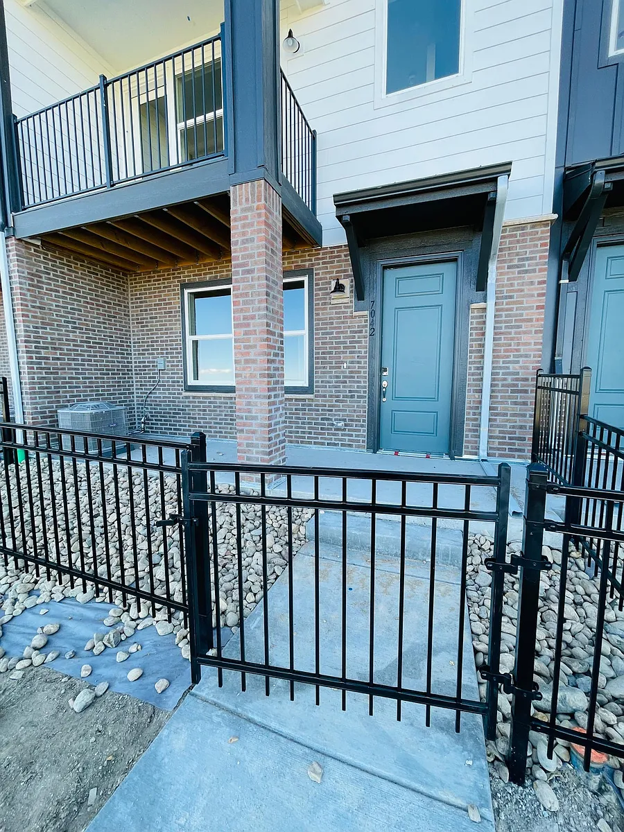 Building Photo - 7042 Doncaster Ct