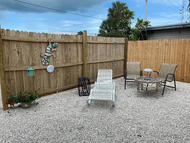 Sun/Lounge Area