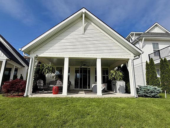 3rd image of 946 Boardwalk Cove Dr