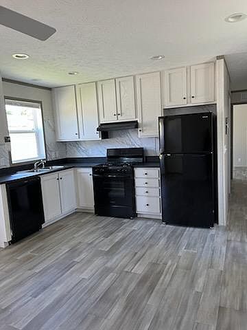 2nd image of 332 Crooked Creek Dr