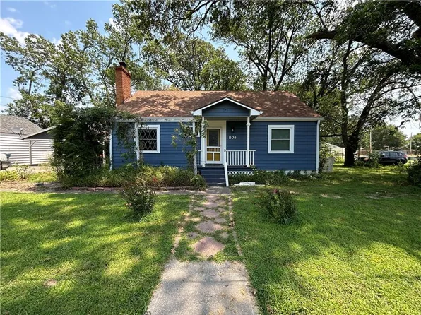 805 McArthur St, Coffeyville, KS 67337