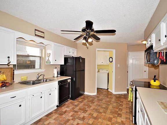 5th image of 416 Westminster Dr