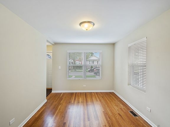 3rd image of 4327 N Newcastle Ave