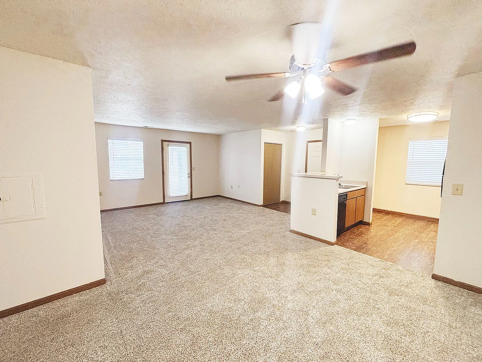 Amberwood Place — Photo 2