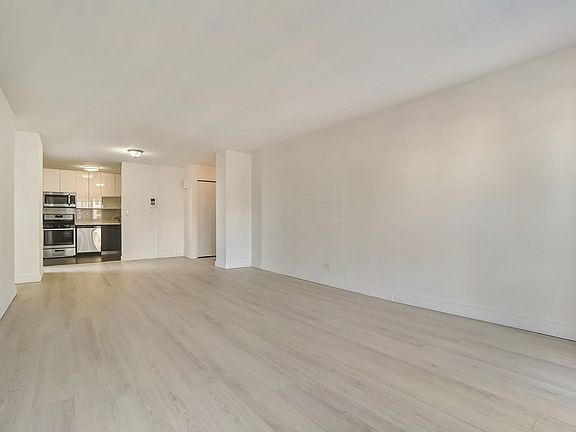 3rd image of 200 E 33rd St APT 31J