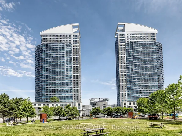 38 Lee Centre Dr #1809, Toronto, ON M1H 3J7