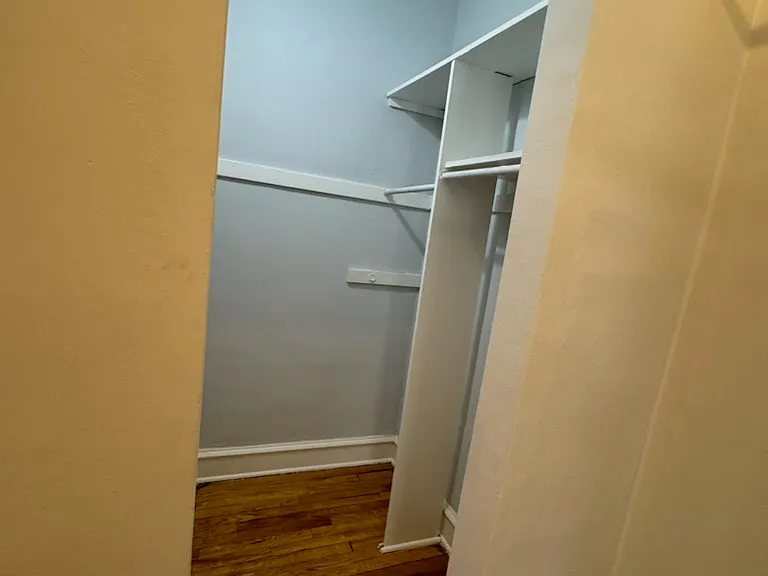 Devonshire Apartments — Photo 9