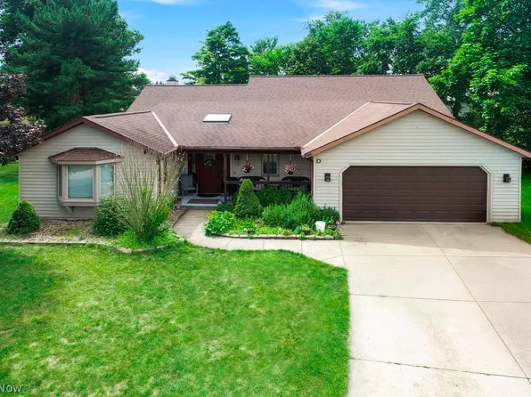 9500 Downers Grove Ct, Strongsville, OH 44136