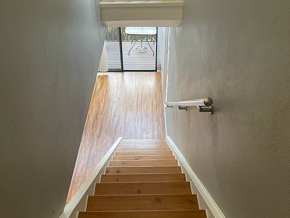 4th image of 13978 Edgewater Dr #132