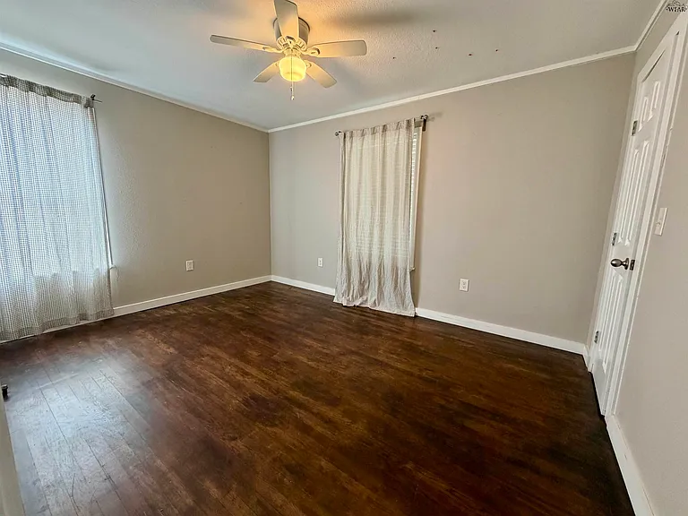 404 N West Ave — Photo 11