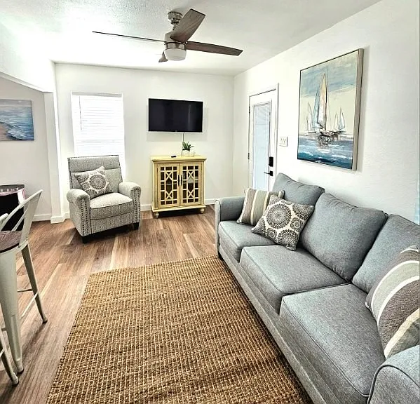 1117 Ocean Dr #D — Photo 9