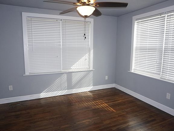 4th image of 2755 College St