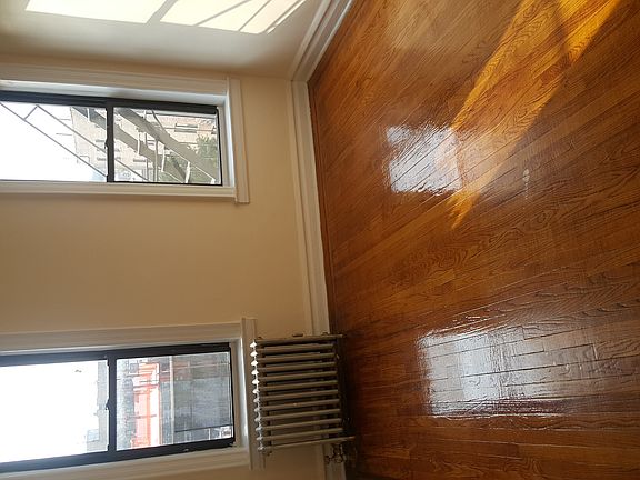 5th image of 131 Clarkson Ave