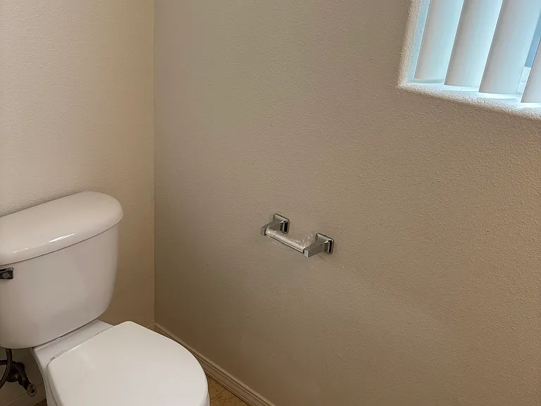 20653 SW Mabel St — Photo 37