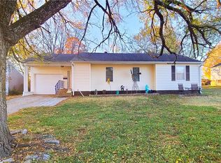 406 Circle Dr, Fort Scott, KS 66701