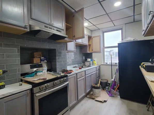 242 Bowers Street image 10 of 13