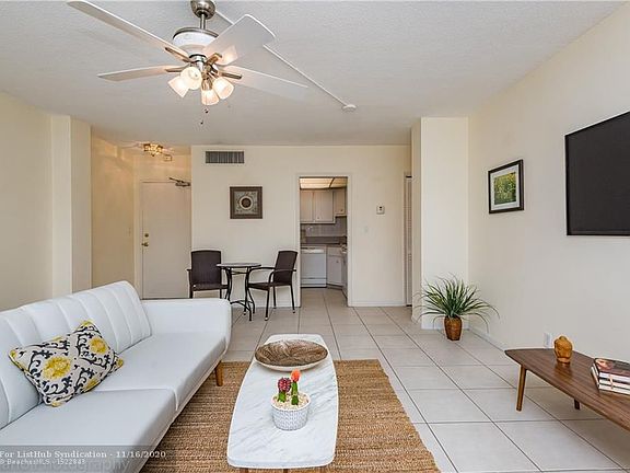 5th image of 1831 NE 38th St APT 300