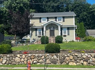140 Watchung Dr, Hawthorne, NJ 07506